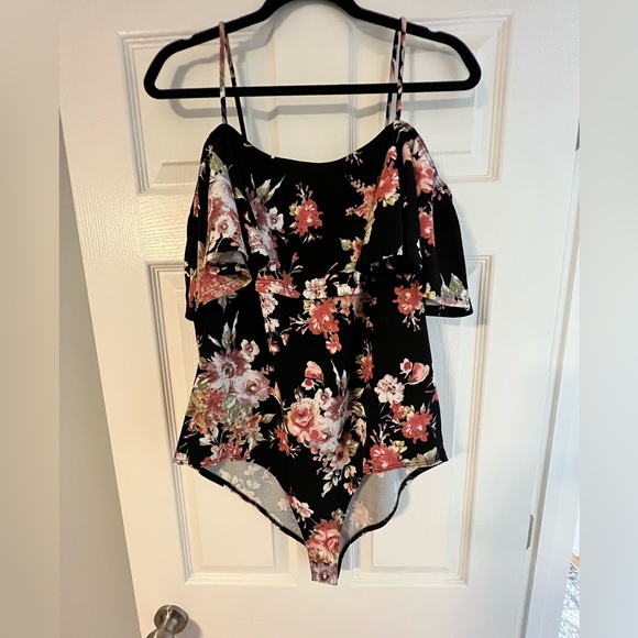 Charlotte Russe Tops - Floral body suit off the shoulder 1x